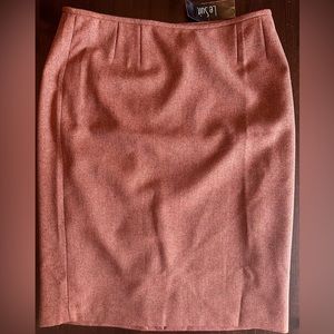NWT Le Suit size 12 skirt- 35” waist